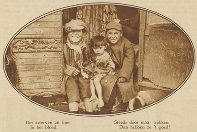 79976 Afbeelding van drie kinderen van woonwagenbewoners op het woonwagenkamp aan de Vleutenseweg te Utrecht.